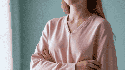 The Best Ways to De-Wrinkle Clothes Without an Iron
